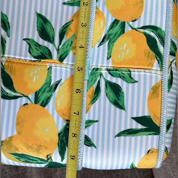 NWT AH•DORNED New York Emily Lemon Print Neoprene Tote - Picture 11 of 11